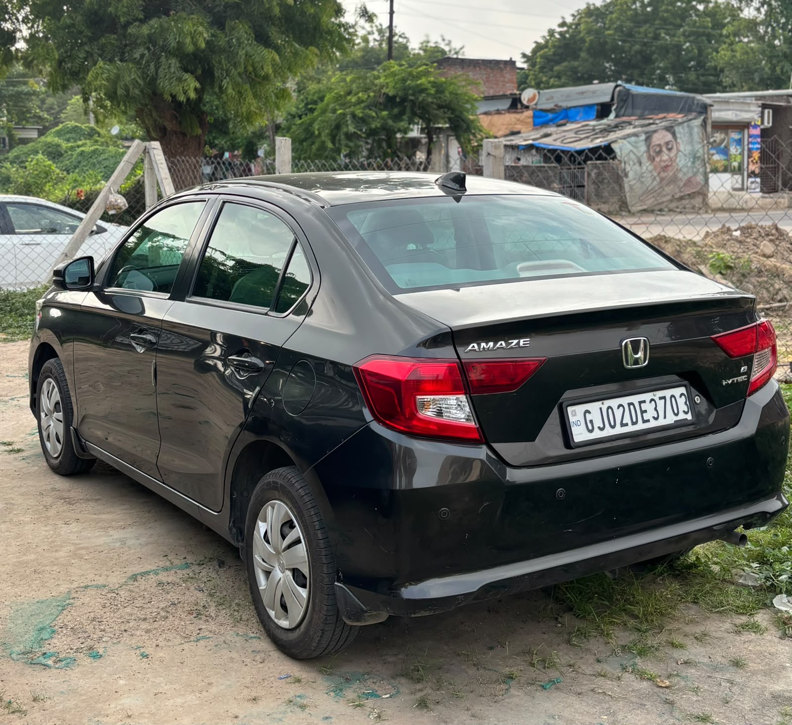 Honda Amaze S - thumbnail view 4