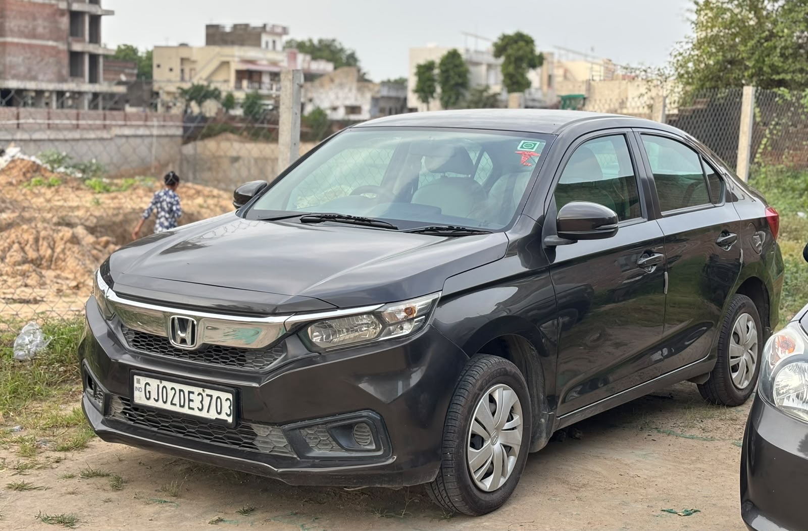 Honda Amaze S - thumbnail view 2